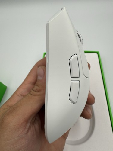 Razer Viper V3 Pro White Edition Gaming Mouse (No Wireless Adapter) - Afbeelding 4 van 9