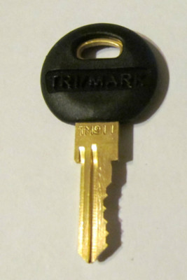 1 TRIMARK KEY TM911 POP UP T HANDLE COMPARTMENT RV LOCK BAGGAGE DOOR CAMPER KEY