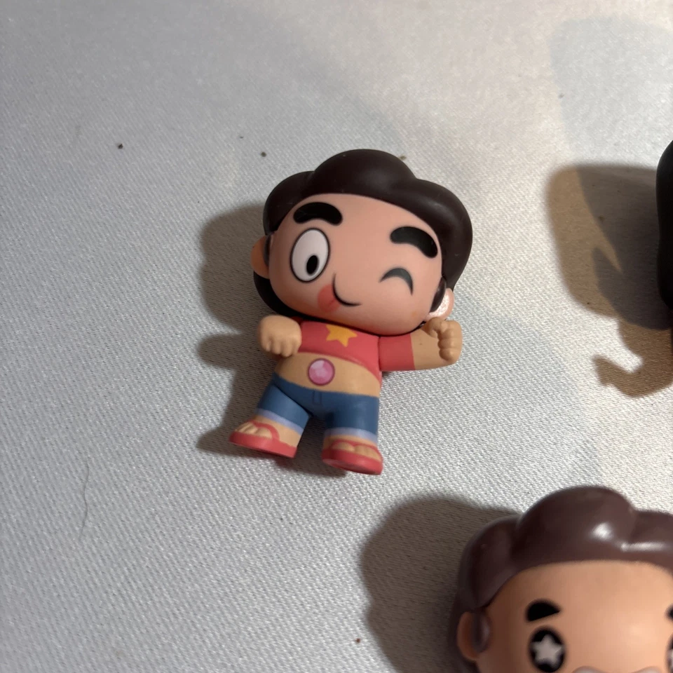 Funko Mystery Minis Steven Universe Garnet Without Gauntlets Plus 2 Stevens - Image 3 of 4