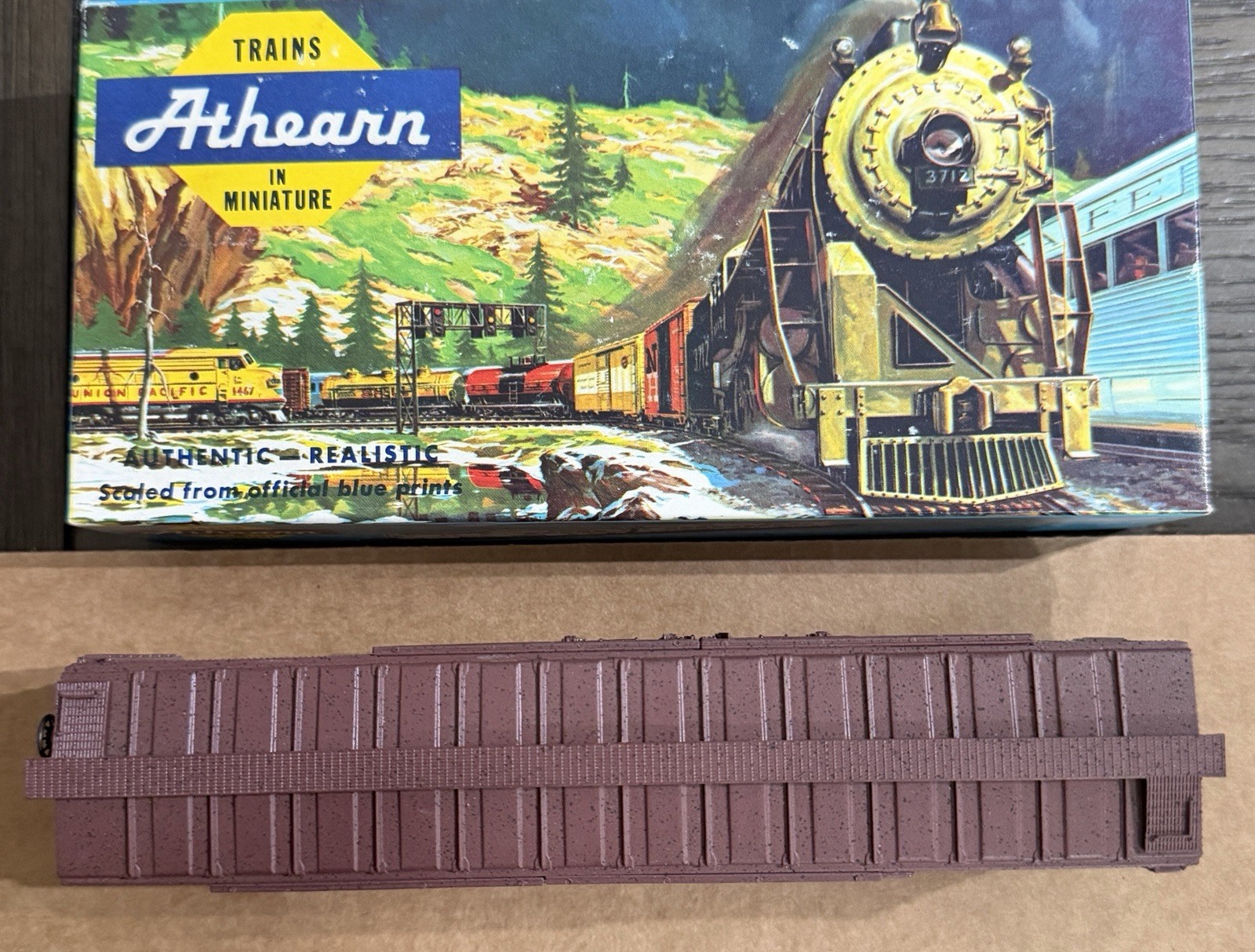 HO Scale Athearn 50’ Box Car. SCL #677055
