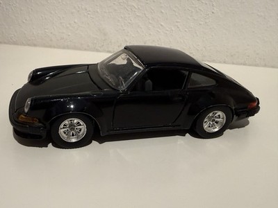 Burago Porsche 911      1:24