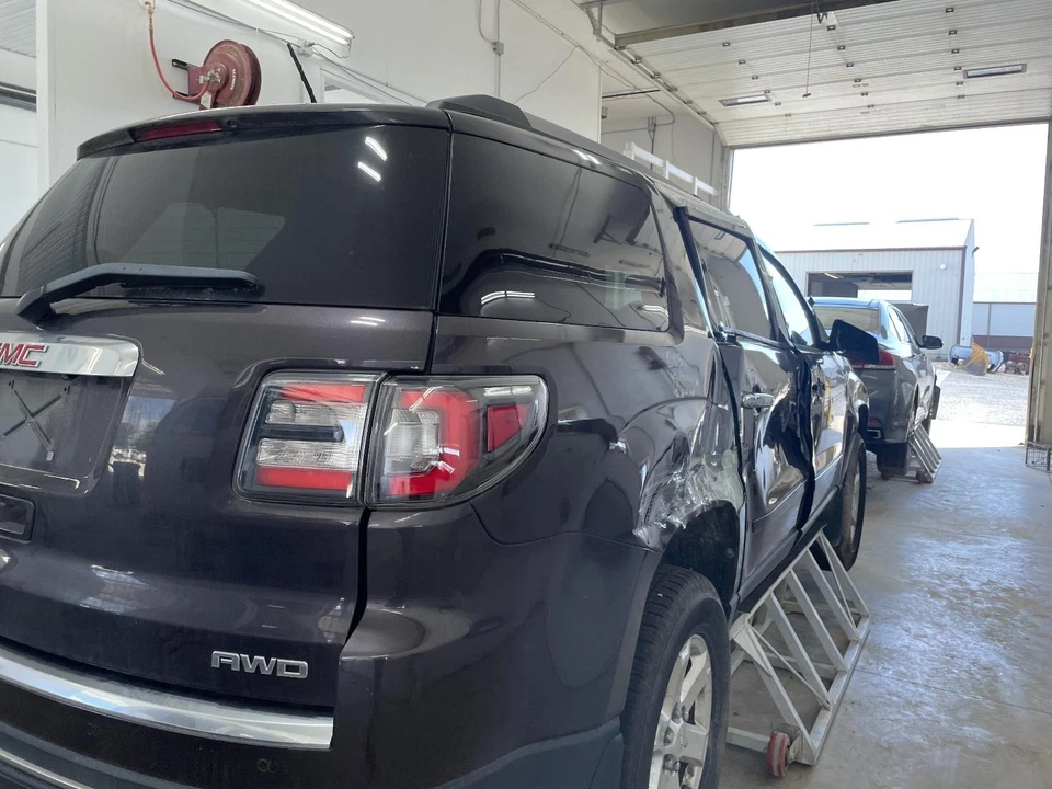 Used Front Right Seat Belt Front fits: 2015 Gmc Acadia bucket passenger retracto Foto 3 de 4