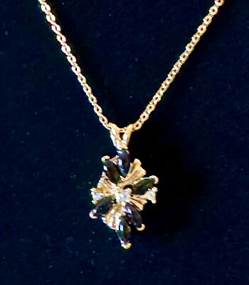 Black Clear Crystal Free Form Flower Pendant Gold Tone 17''Chain Dainty Sweet Vtg