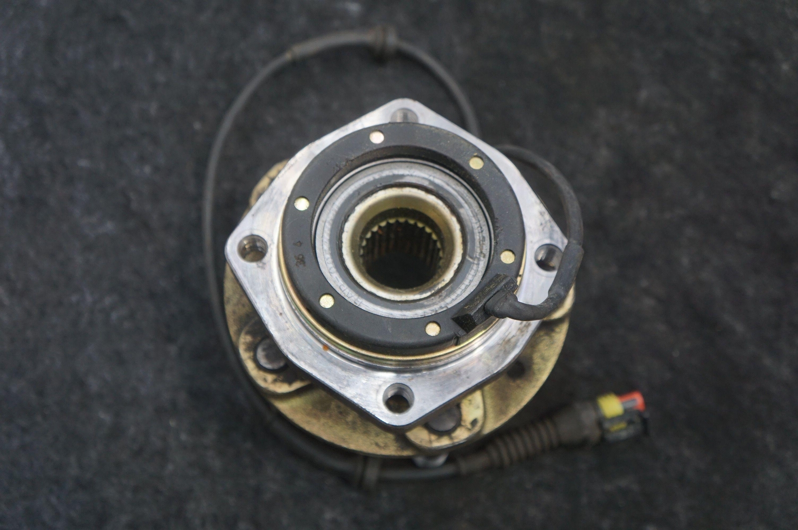 Left Center Hub Wheel Bearing OEM 220562 Ferrari F430 Challenge 2006