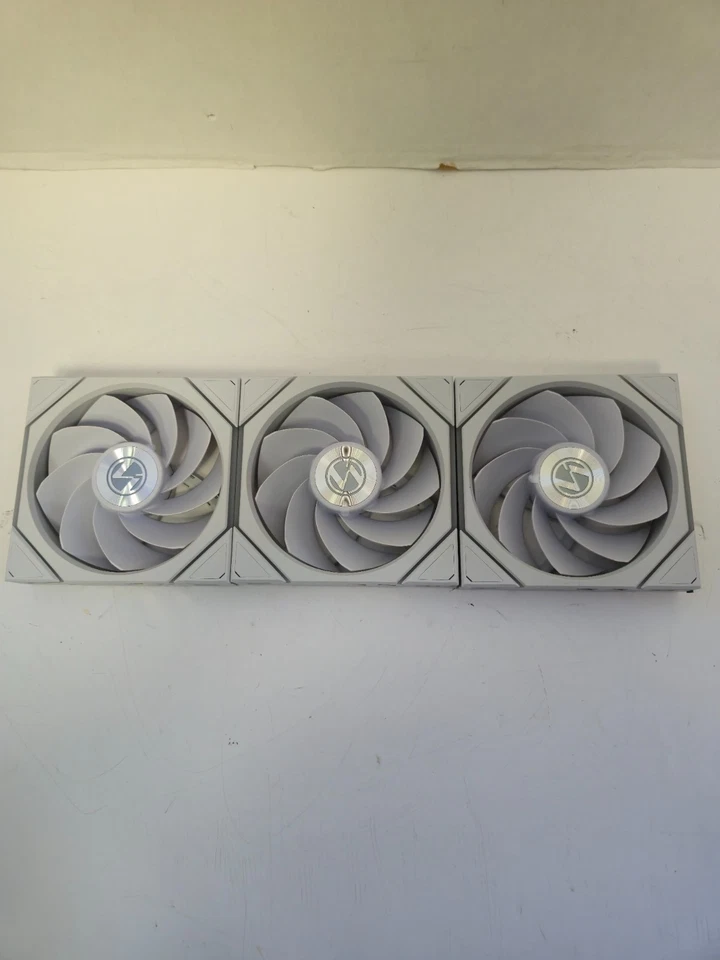 UNTESTED - FANS ONLY - Lian Li TL Wireless 120 Reverse Blade - White - 3 Pack - Image 3 of 4