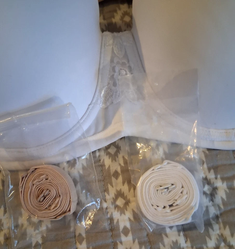 Vanity Fair Women's Beauty Back Smoothing Strapless Bra 38B -  White Nude 74380 - Image 2 of 4