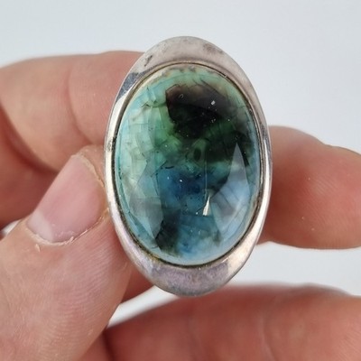 Vintage Ring weiß Metall und hoch gebrannt blau & grün Porzellan Größe M
