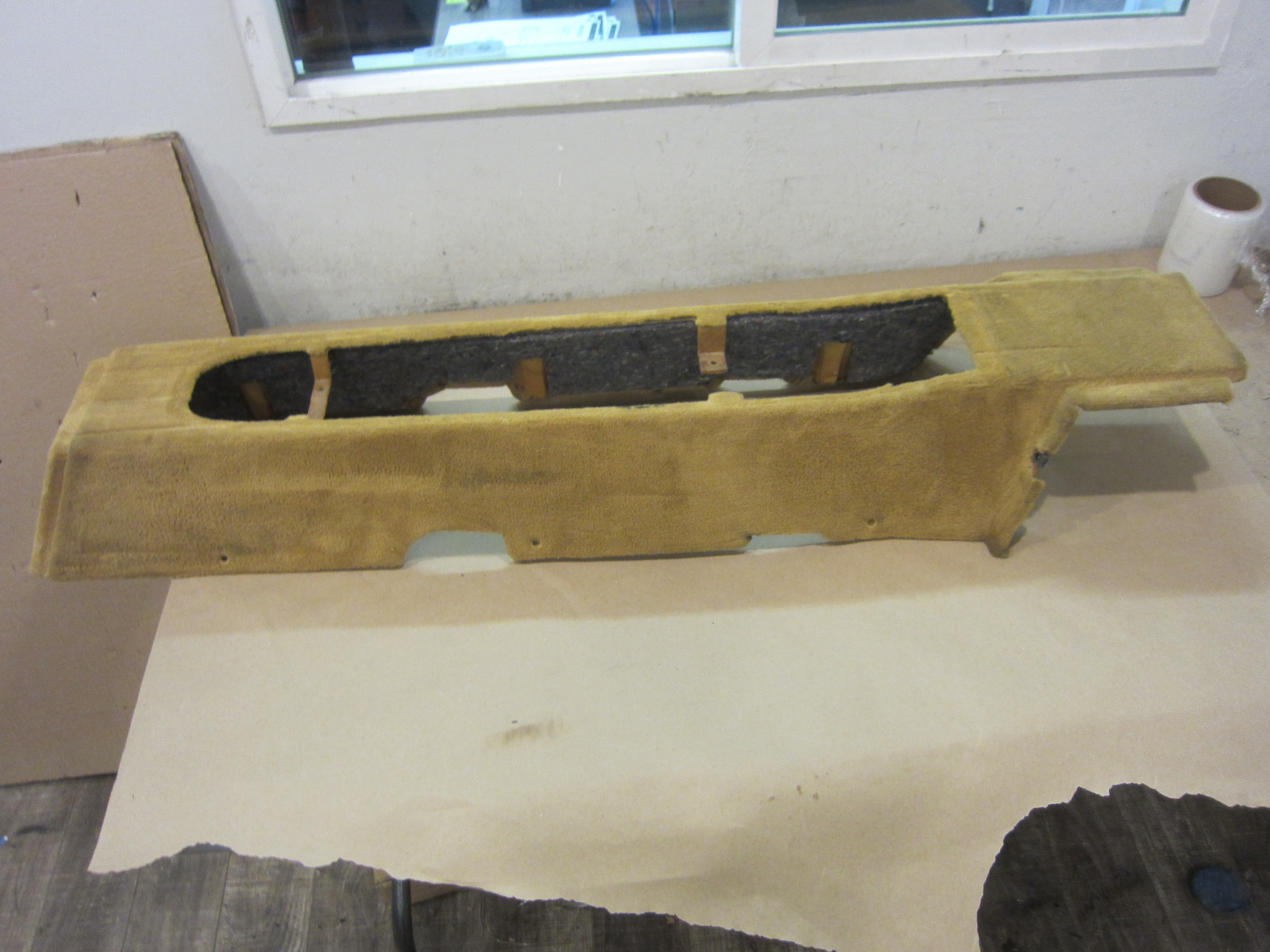 Ferrari 360 - Rear Tunnel / Console Cover Carpet - Beige - P/N 65305100