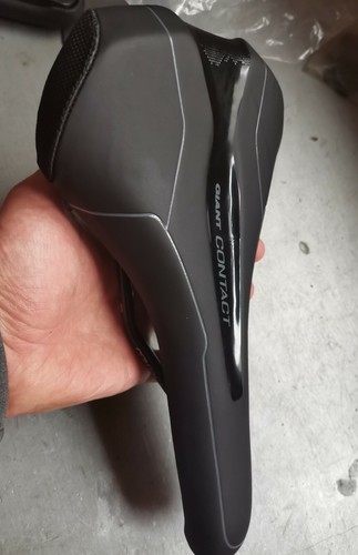GIANT CONTACT UPRIGHT SADDLE ROAD MTB 