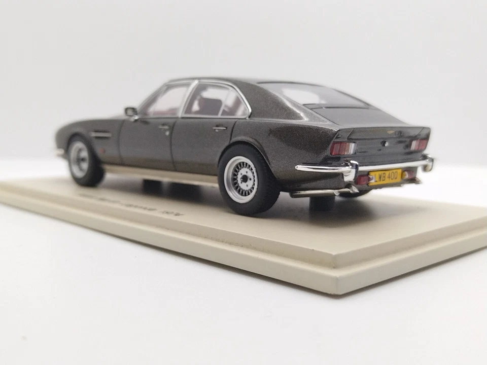 Spark 1/43 Aston Martin Lagonda 1974.  - Image 4 of 4