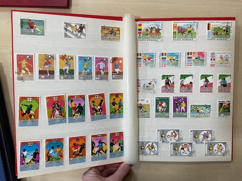 Football thematic stamps, sport large lot, 5 stock books 3.8kg #z442 - Imagen 18 de 21