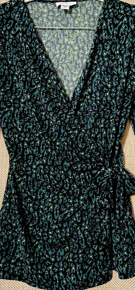 Blusa Camisa Blusa Jaclyn Smith Top S Verde Negra Estampado Leopardo Tejido Elástico Imitación Envolvente Foto 2 de 4
