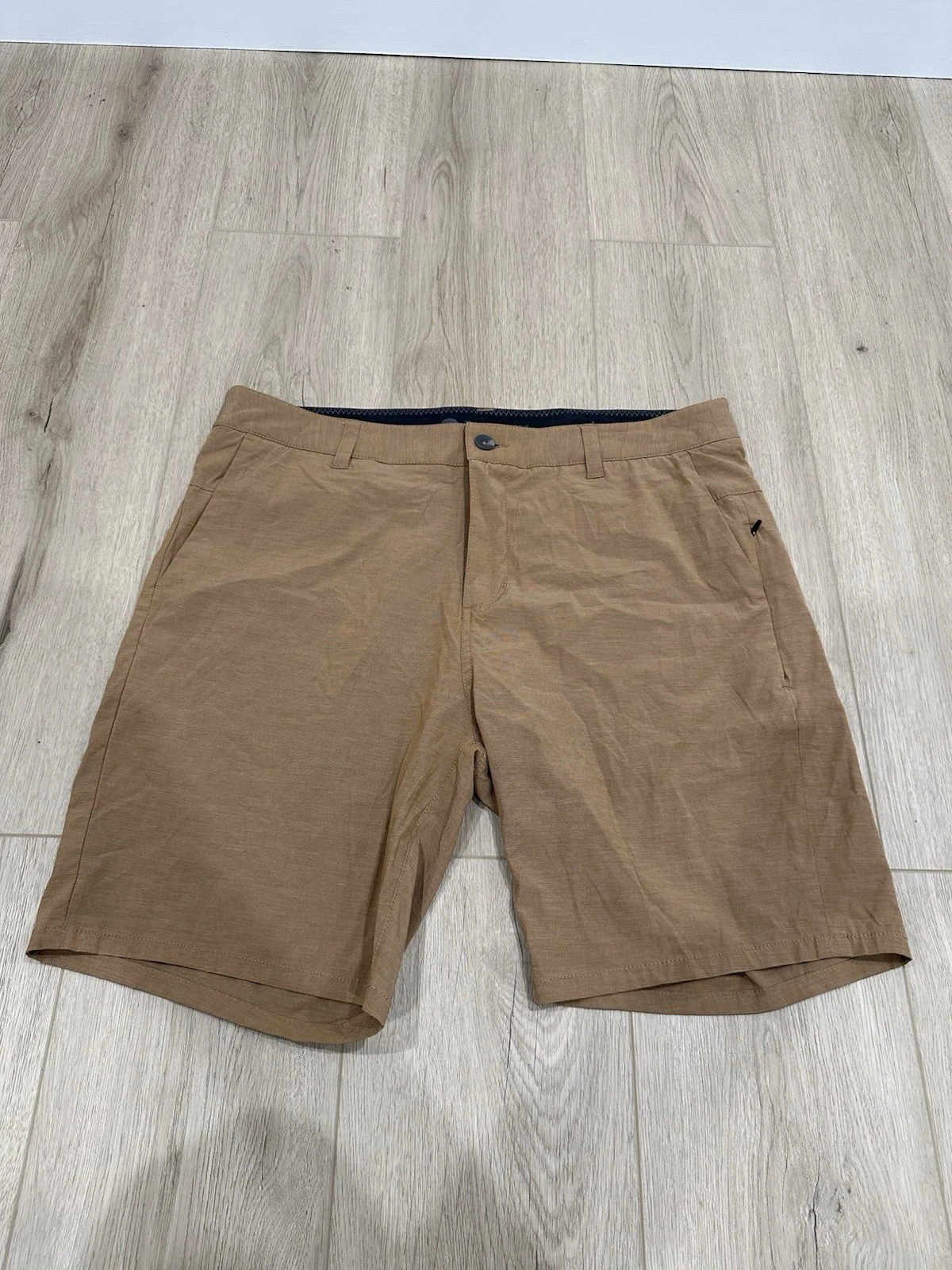 vuori aim chino performance golf preppy shorts