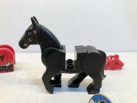 LEGO Horse Armored Red Barding From Set 70402 Gatehouse Raid Black Dragon Heads