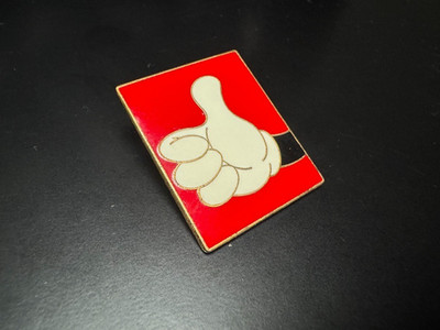 Mickey s Gloved Hand   Thumbs Up 2002