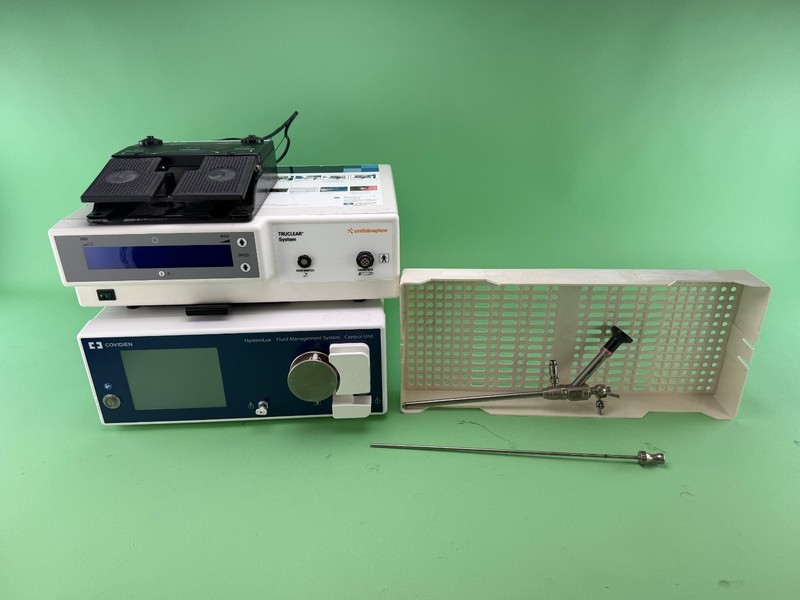 Smith & Nephew Truclear system w/ 7209208 hysteroscope, Covidien pump, MRG10702
