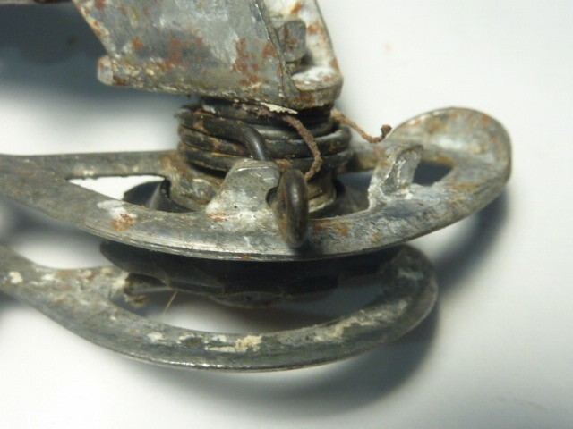Ancien Dérailleur Huret – Vintage – Pour Pièces Ou Restauration – À Nettoyer
