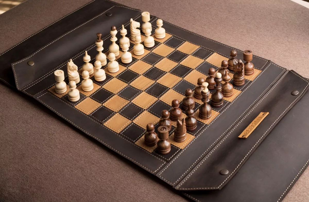 Handcrafted wooden chess set - Noblie - luxury gift store