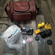 Vintage Pentax K1000 Camera With Carrying Case And Accessories (Not Tested)