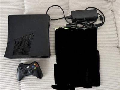 XBOX 360 S mit Controller 