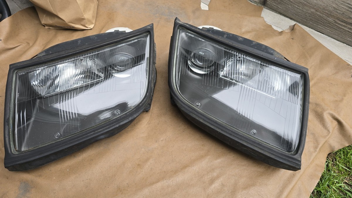 1990-1995 NISSAN 300ZX HEADLIGHTS LEFT & RIGHT GOOD 90 91 92 93 94