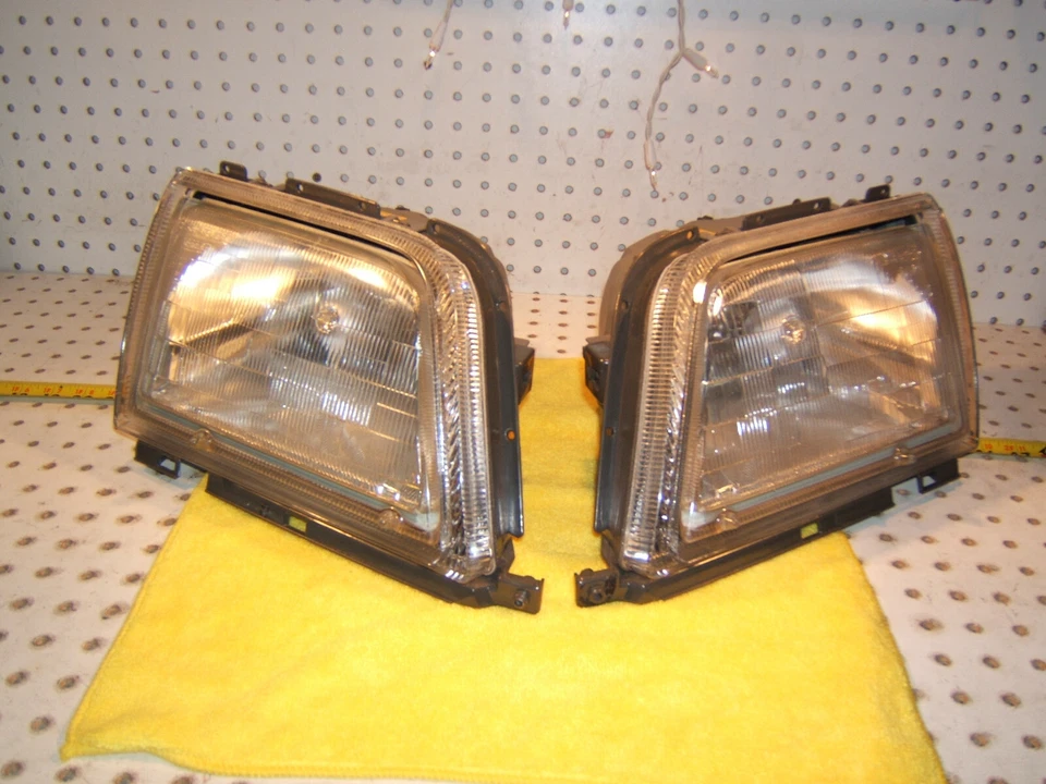 Faro tipo Bosch L & R halógeno 2 montajes Mercedes R129 95-02 EE. UU., SIN EURO Foto 2 de 4