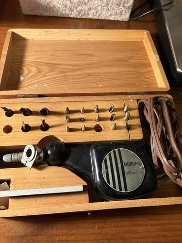 Vintage Burgess VIBRO-TOOL Deluxe Engraving Tool  w/case