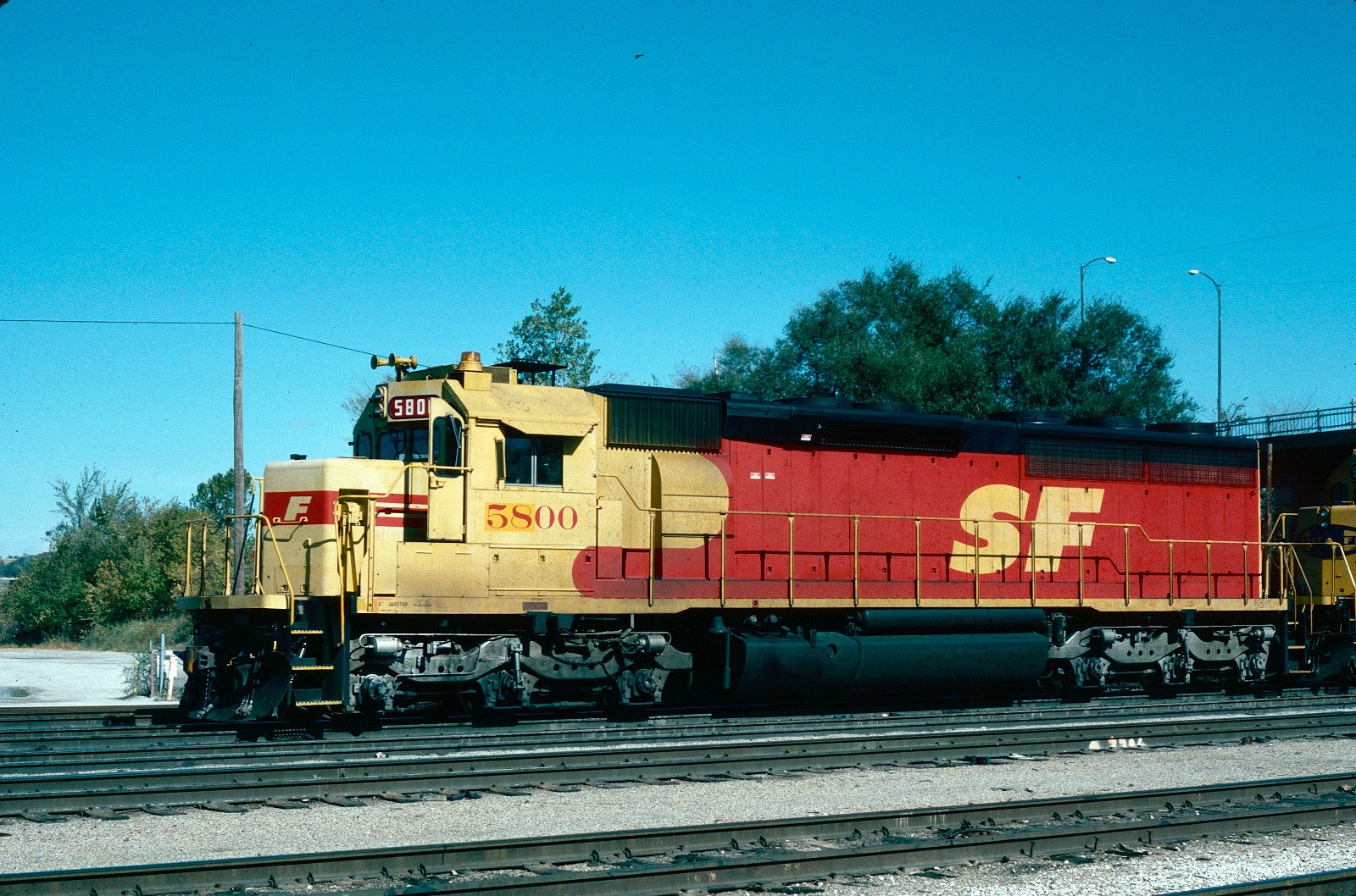 RARE 1988 ORIGINAL KODACHROME SLIDE SANTA FE SD45-2U RENUMBERED #5800 ...