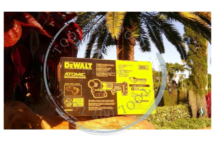 DEWALT ATOMIC DCG402B 20V MAX* 4-1/2 in. Angle Grinder (Tool Only) - Image 2 of 4