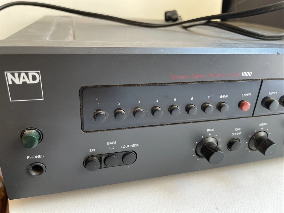 NAD 1600 立体声前置放大器/调谐器电源工作按原样出售 — 第 2/4 张图片