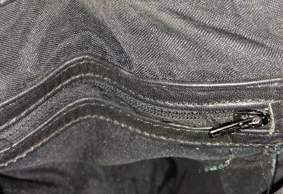 Moschino Black & Gold Single Strap Shoulder Bag | Vintage (Pre-owned!) - Image 3 of 4