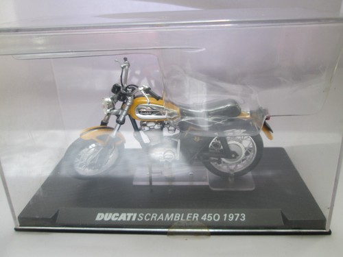 DUCATI SCRAMBLER 450 1973 MOTORRAD MODELL IM MASSSTAB 1:24