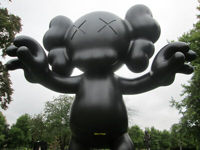 Foto 6x4 Fries Skulptur 2017  Regent's Park KAWS letzte Tage 2013 Pres C2017