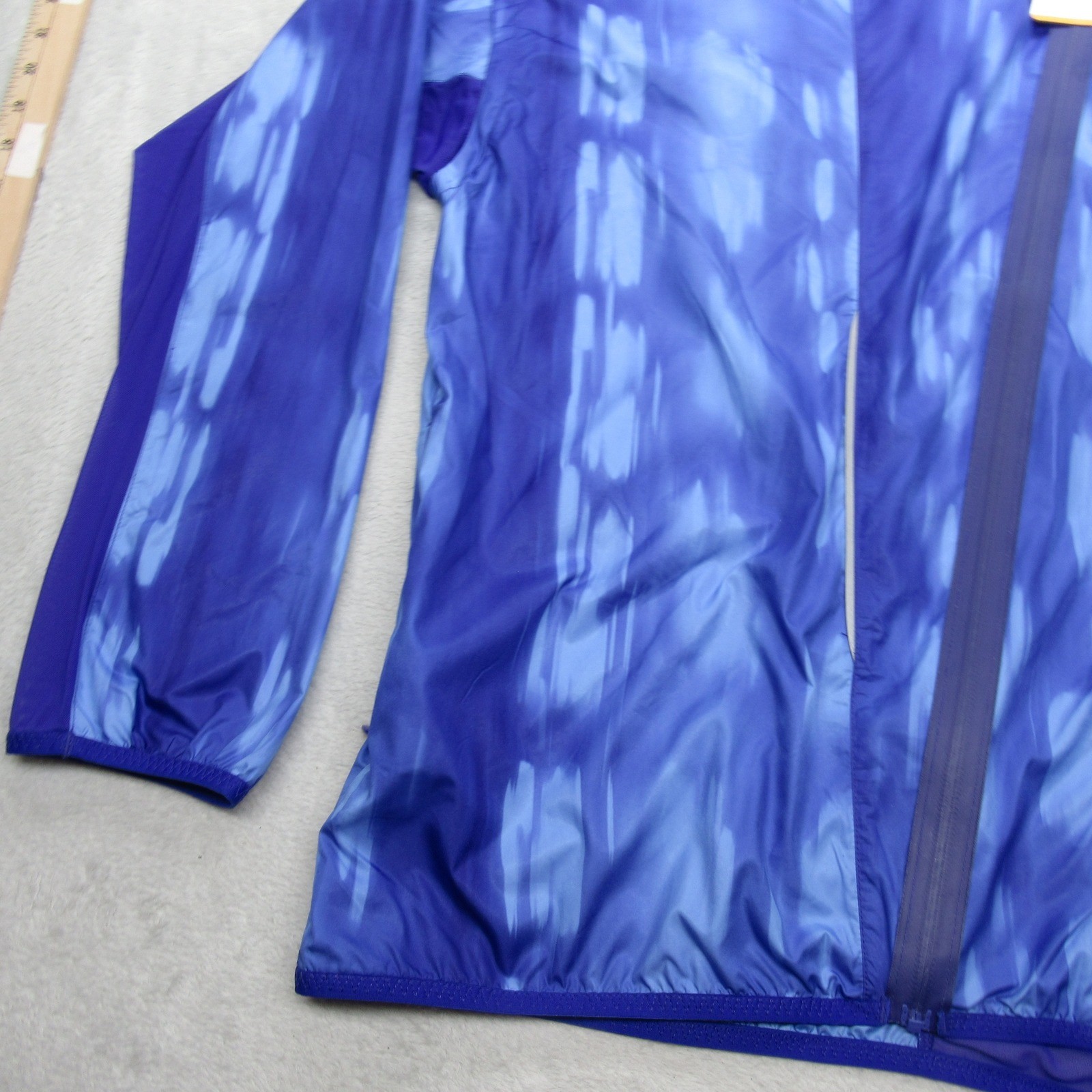 Under Armour Running Jacket Womens XL Violet Lightweight Semi Fitted Vented NEW thumbnail 9