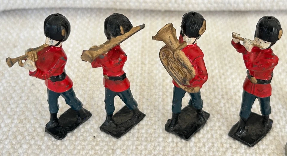 Banda de guardia de la reina de soldados de juguete de plomo de colección ~ Hecha en Inglaterra Gran Bretaña Foto 4 de 4