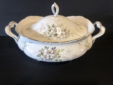 ROYAL ALBERT  1982 HAWORTH Covered Vegetable ...