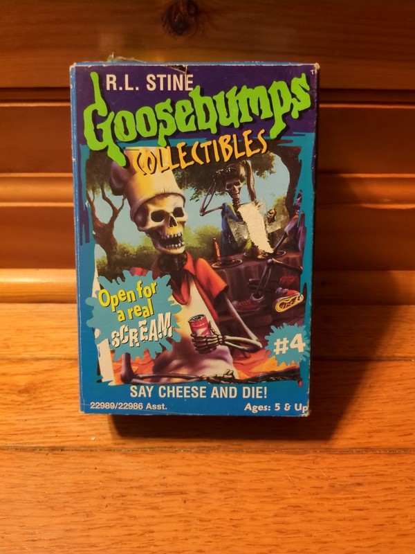 1996 R.L. STINE GOOSEBUMPS COLLECTIBLES SAY CHEESE AND DIE #4 COLLECTABLE