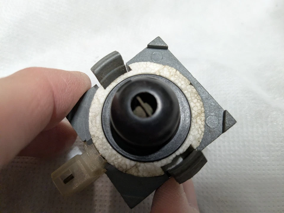 1989 BMW 635CSi (E24) Interior Temperature Sensor 64111369828 BEHR - Image 4 of 4