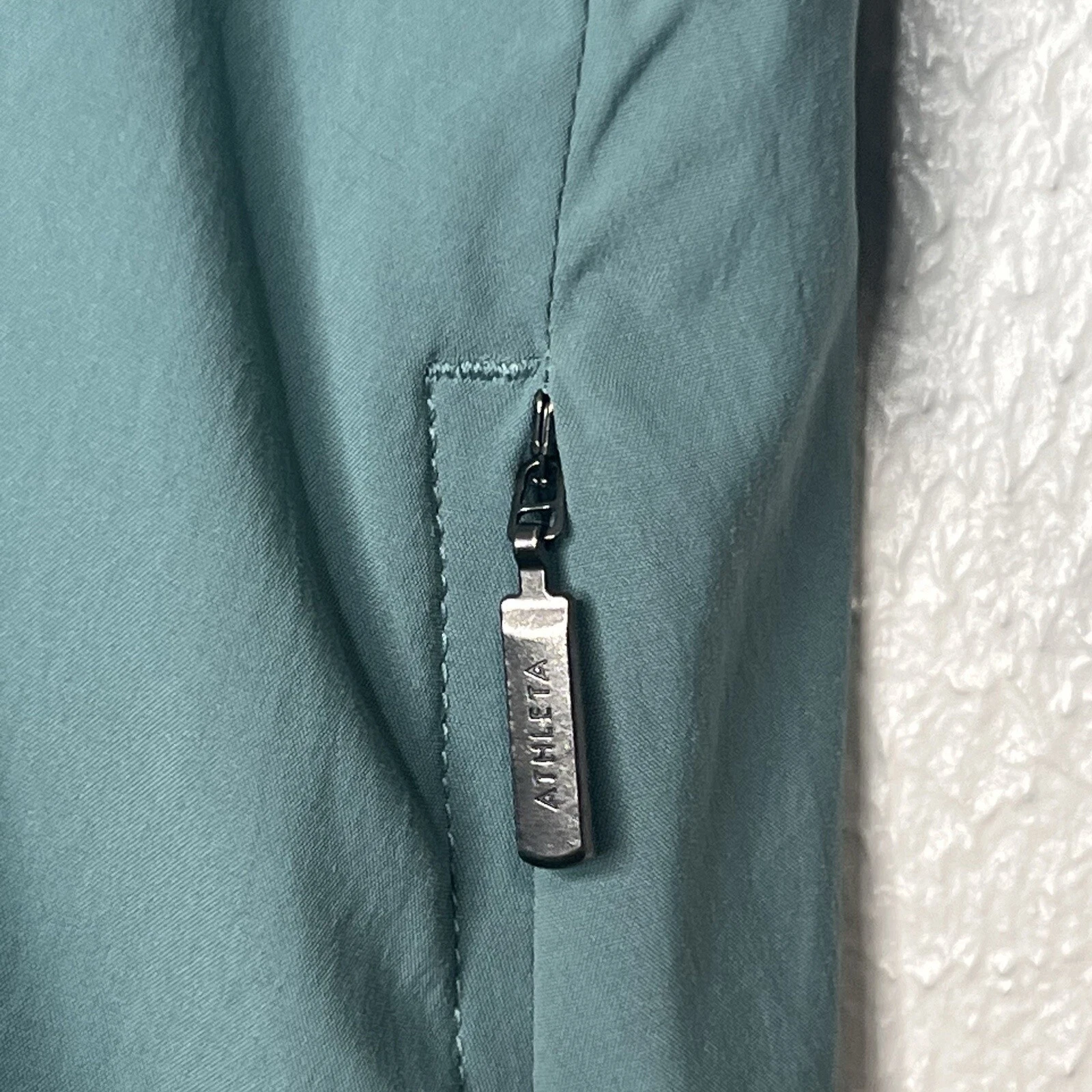 athleta advantage poplin vented zip pockets 1/4 zip shirt