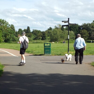 Foto 6x4 neue und alte Mobilitätsstile, St Nicholas Park, Warwick A lad c2014