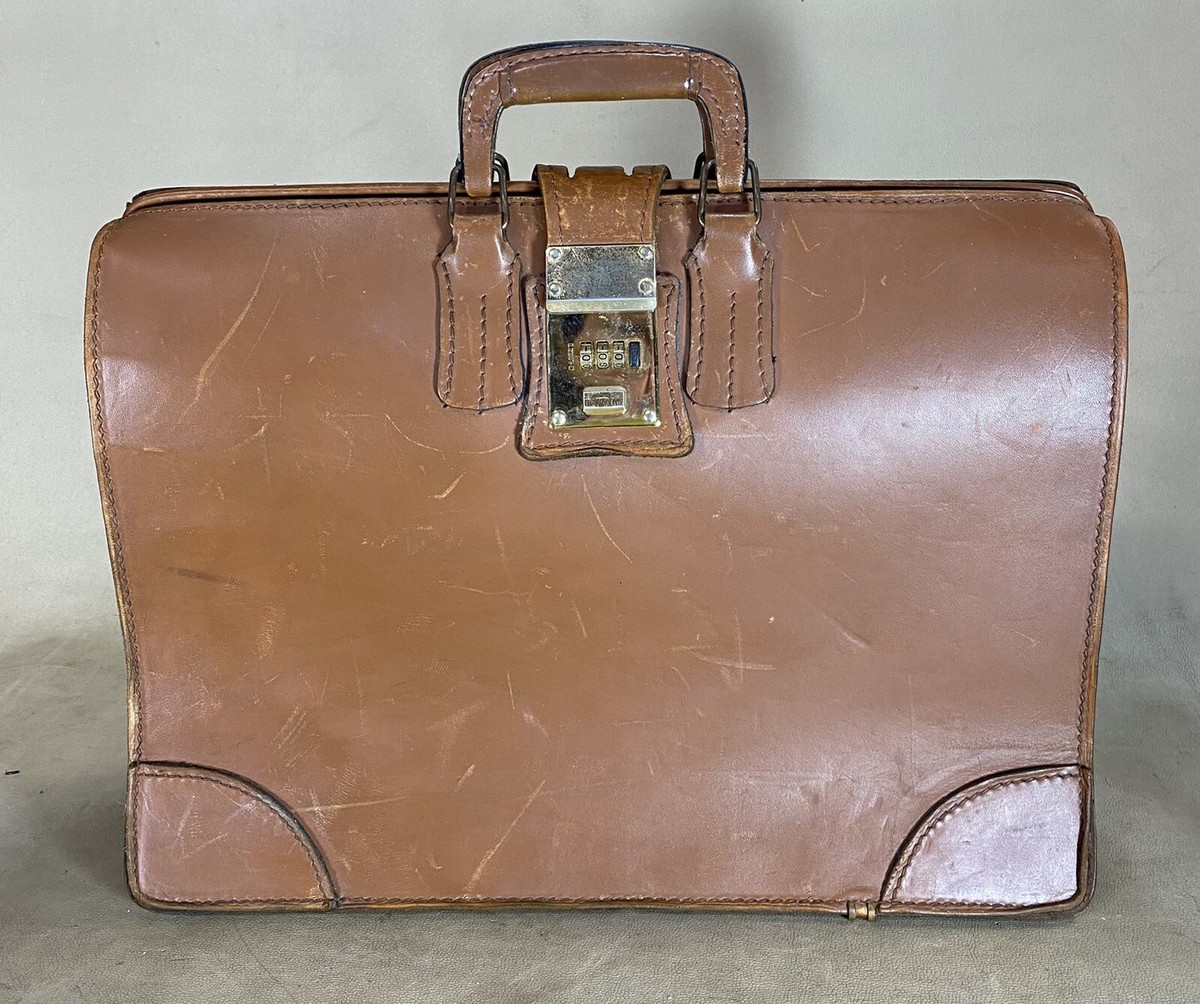 □１９４６年□１８cm◇Ｂ＆Ｇ・ ◇ Limited-Edition Beekman 1802 x HERSHEY'S KISSES Snickerdoodle Goat Mil