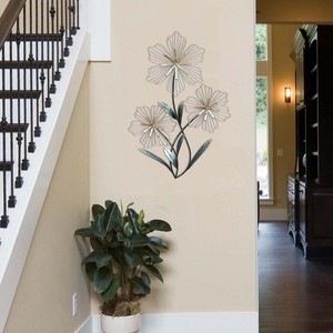 Stratton Home Decor Tri-Flower Wall Decor Metal Entryway Hallway Art