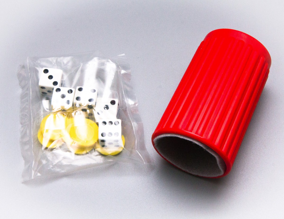 Vtg. 1998 Hasbro YAHTZEE Dice Game | Complete in Box Vtg. 1998 Hasbro YAHTZEE Dice Game | Complete in Box