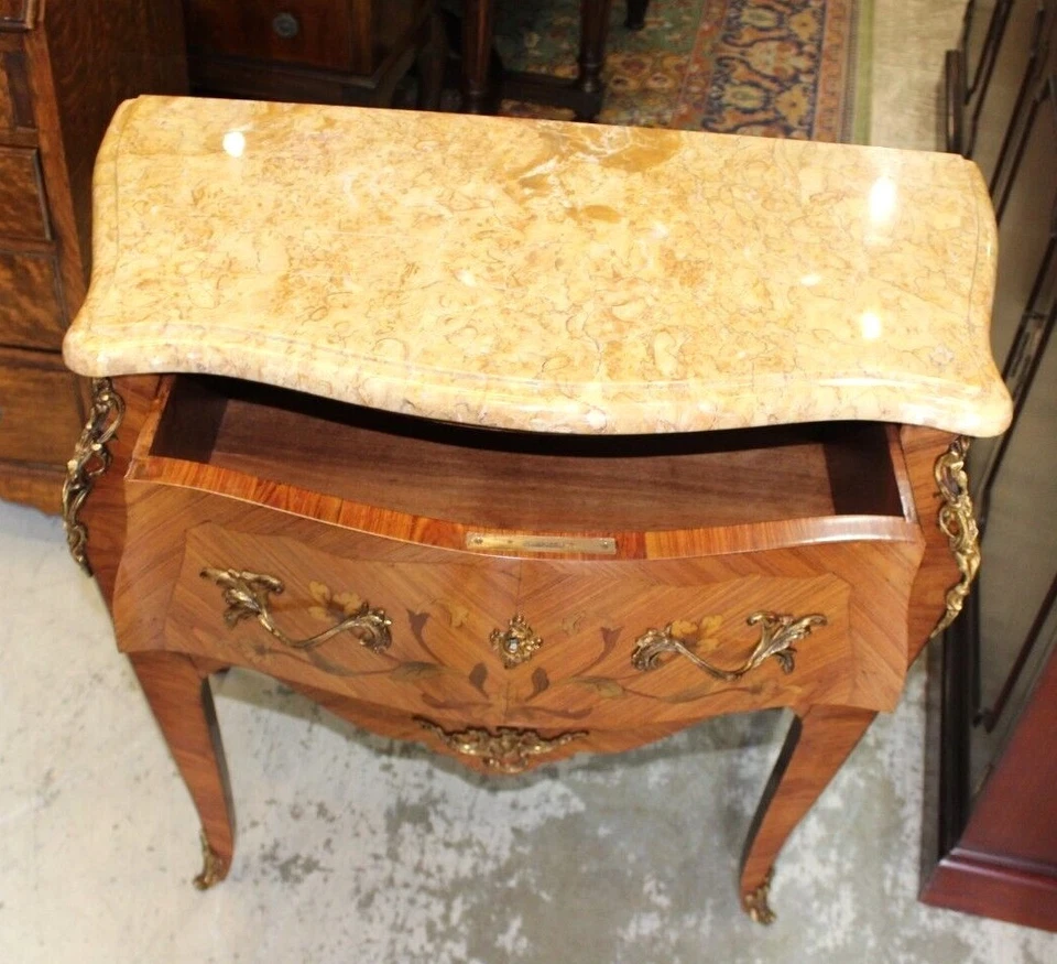 Французский антикварный комод Людовика XV с инкрустацией из мрамора | маленький комод с 2 ящиками - Изображение 4 из 4