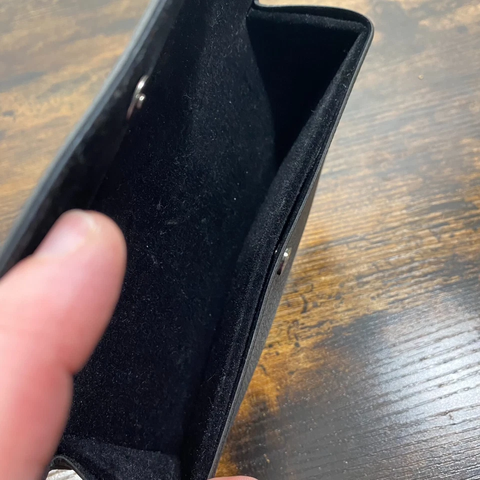 Estuche Guess/Sin tela, gafas de sol negras para hombres y mujeres - 203 Foto 4 de 4