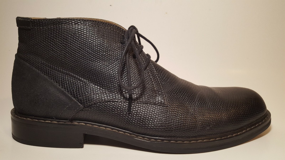 Steve Madden Men display picture 1