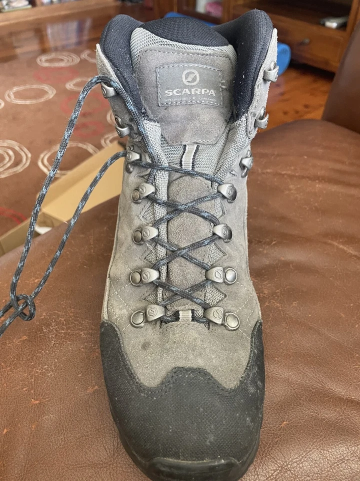 Scarpa Hombre Botas Senderismo UK 9.5, EUR 44, USA 10.5 Foto 2 de 3