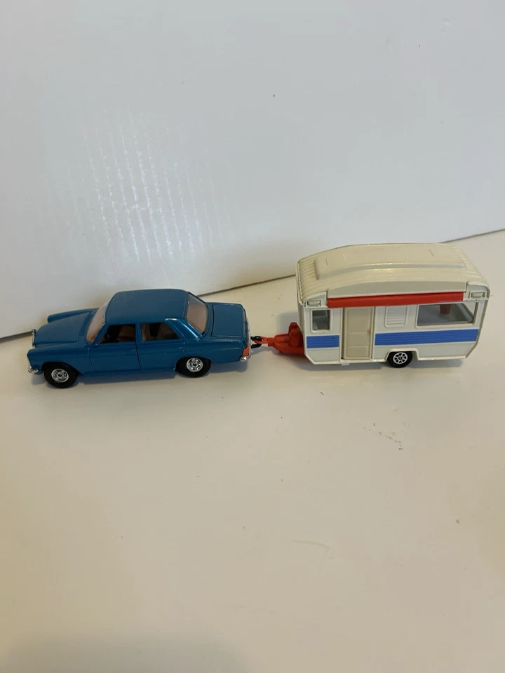 Corgi Vtg Gift Set 24 Mercedes-Benz 240 D & Touring Caravan 75 Original Box (50F - Image 2 of 4
