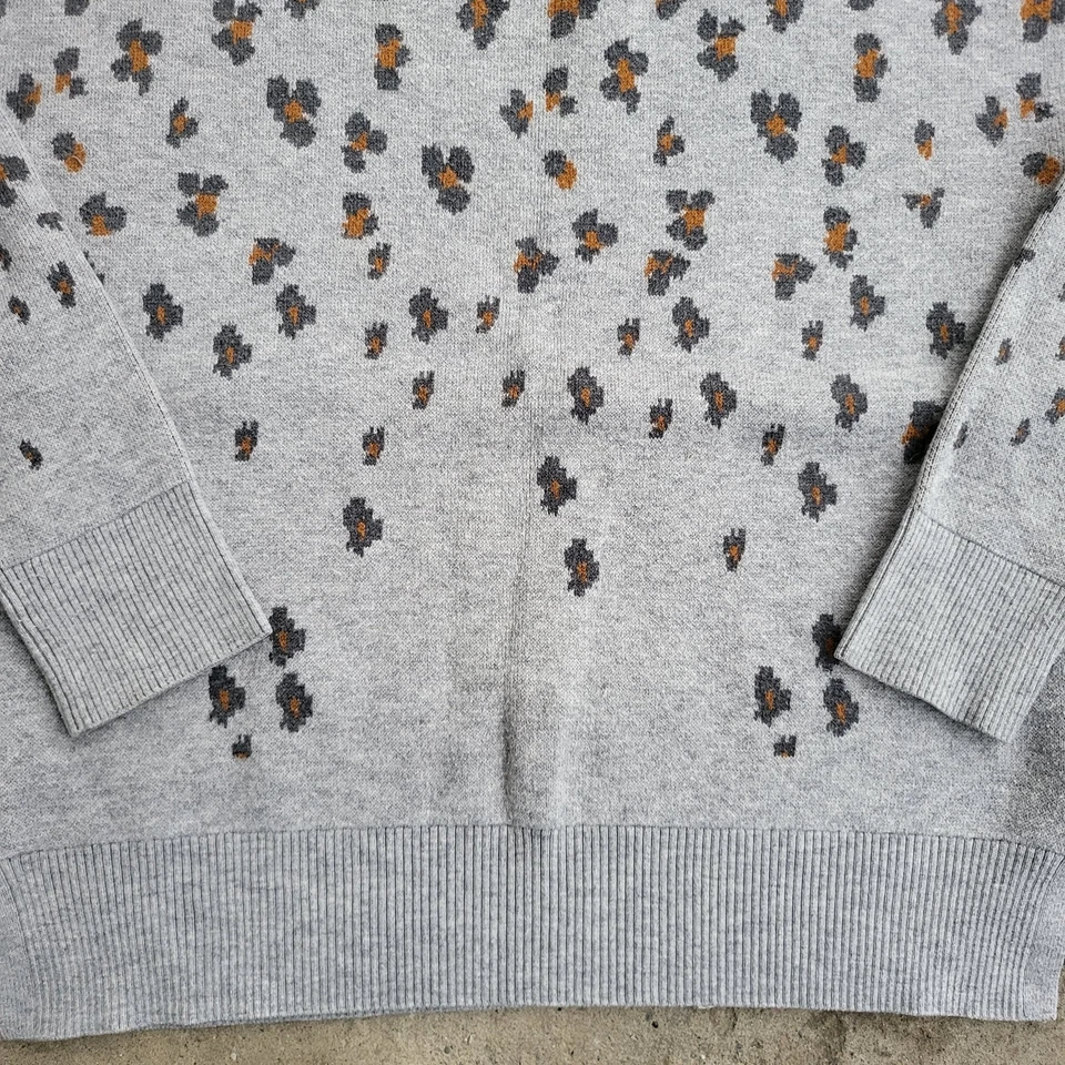 Gap Leopard Print Crewneck Sweatshirt Womens M Gray Sweater Fleece Fall Preppy - Image 3 of 4