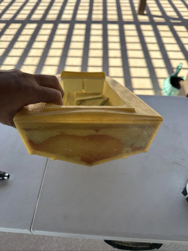 New Vintage Prather RC Boat 31” Fiberglass Hull,  W/new HGK 21  Motor - Image 4 of 4